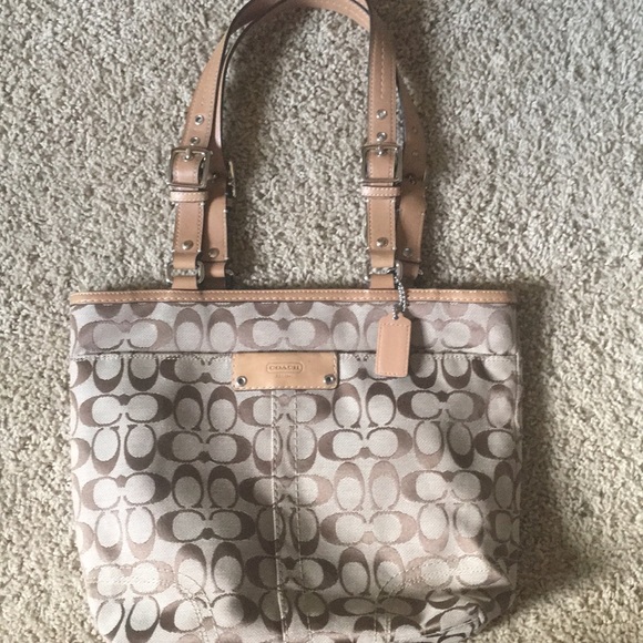 Coach purse - Picture 1 of 5